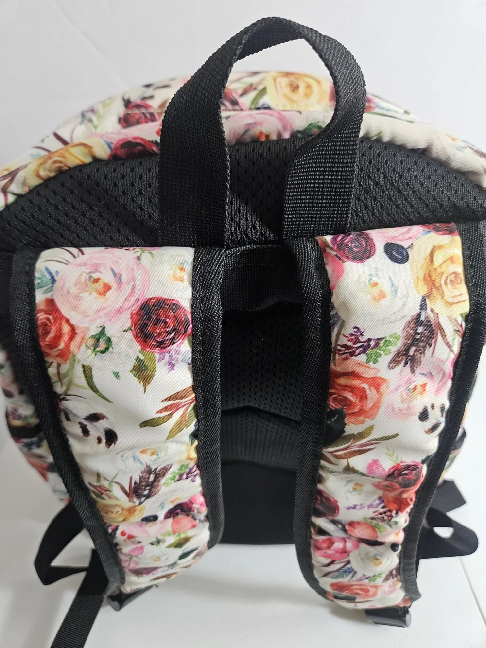 Ranch Dress'N Floral Print Backpack - White Multicolor Roses Excellent Condition